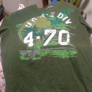 American Eagle Outfitters Olive Graphic Tee